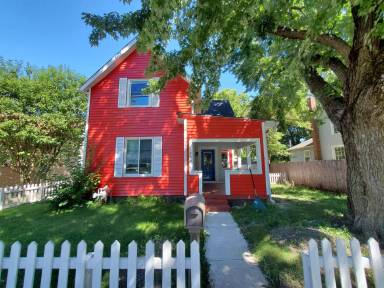 Main picture of 730 W 3rd St