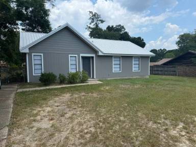 Main picture of 7823 Coronet Ln