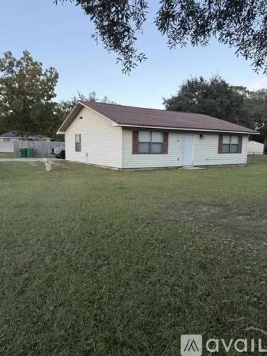Main picture of 817 Tanager Rd
