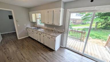 Main picture of 180 Ewart Dr