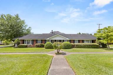 Main picture of 801 Lester Harris Rd