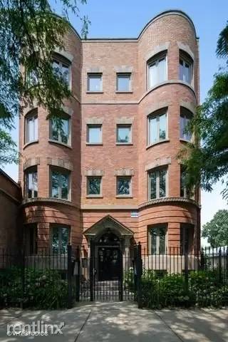 Main picture of 4016 S Michigan Ave
