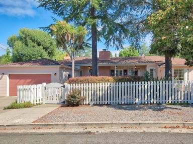 Main picture of 7 Cypress Ave