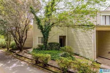 Main picture of 101 Running Brook Rd