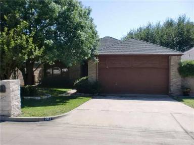Main picture of 205 Oak Hill Dr