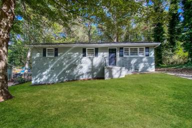 Main picture of 135 Wildwood Dr