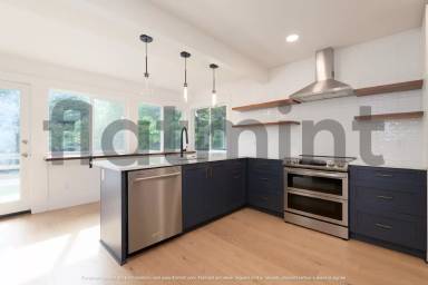 Main picture of 8520 13th Ave NW