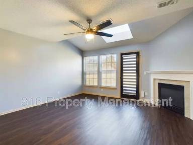Main picture of 8144 N Elmwood Ave