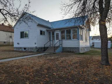 Main picture of 119 9th Ave N