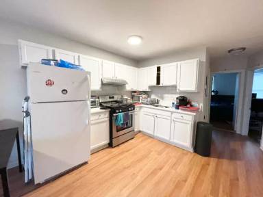 Main picture of 90 Hammond St