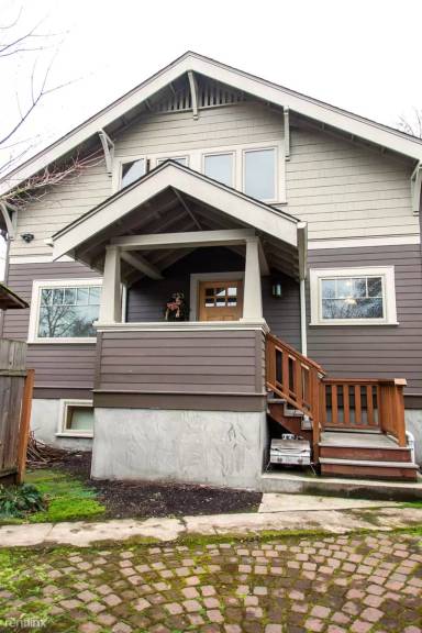 Main picture of 853 W 11th Aly