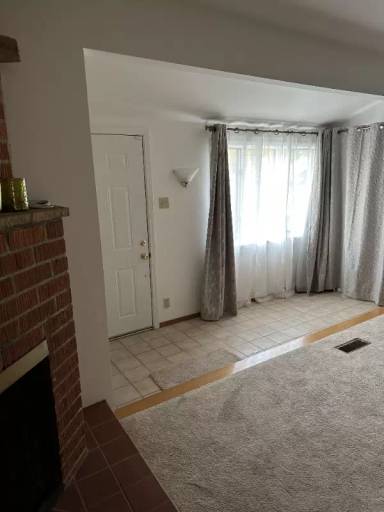 Main picture of 2679 Watson St