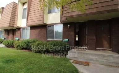 Main picture of 736 Whittier St