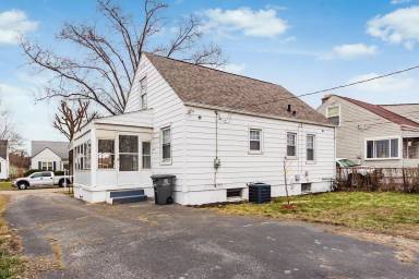 Main picture of 1135 Meadowdale Ave