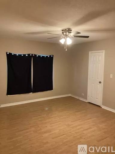 Main picture of 1623 E Travis St