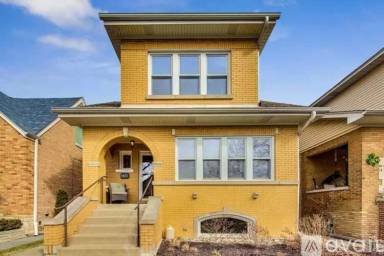 Main picture of 6037 N Menard Ave