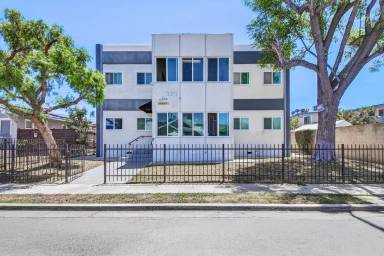 Main picture of 2212 Myrtle Ave