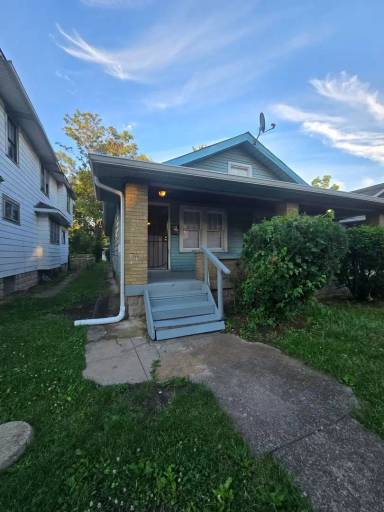 Main picture of 35 N Bradley Ave