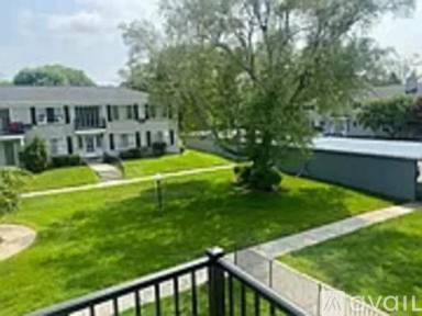 Main picture of 100 W Hickory Grove Rd