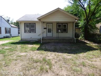 Main picture of 2111 S Waco Ave