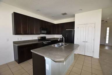 Main picture of 2279 Sabastian St