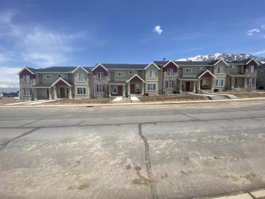 Main picture of 535 S 120 E