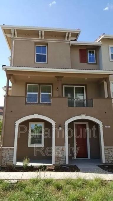 Main picture of 801 Camden Cmn