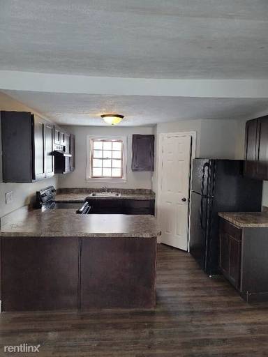 Main picture of 216 N Main St