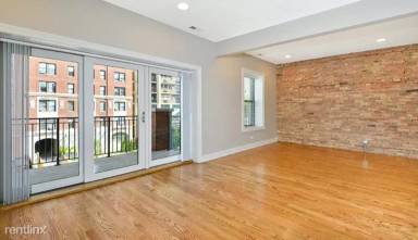Main picture of 425 W Belmont Ave