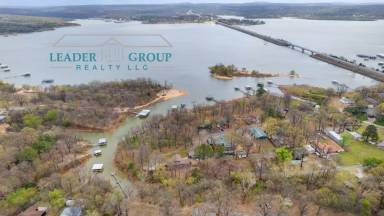Main picture of 226 Breakenridge Dr