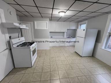 Main picture of 315 E School St