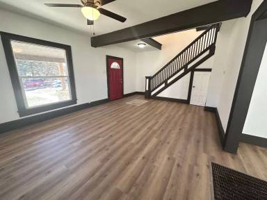 Main picture of 413 SW Clay St