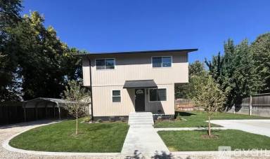 Main picture of 805 S Owyhee St