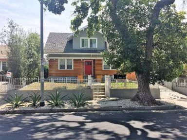 Main picture of 206 N Coronado St