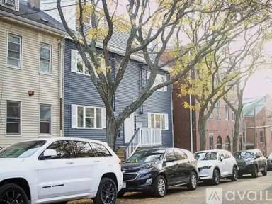 Main picture of 15 Trenton St