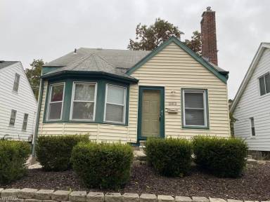 Main picture of 263 E Woodland St