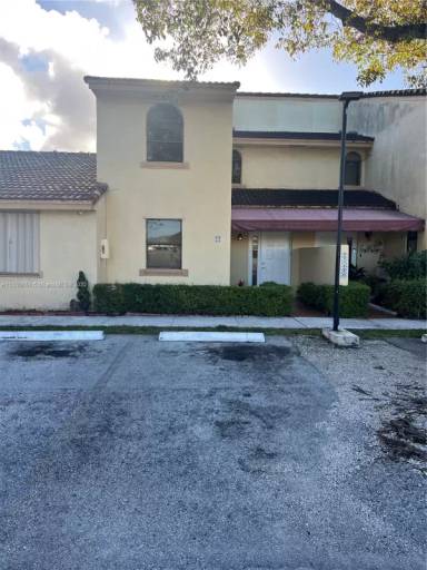 Main picture of 2050 SW 122nd Ave