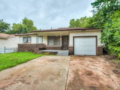 Main picture of 2240 SW 41st St