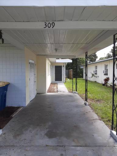 Main picture of 309 N Jupiter Ave