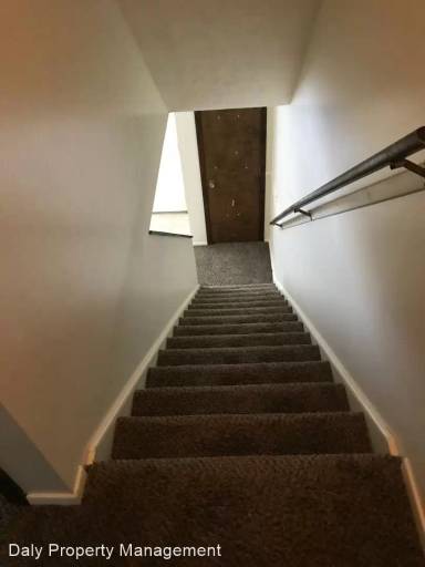 Main picture of 616 W Charles St