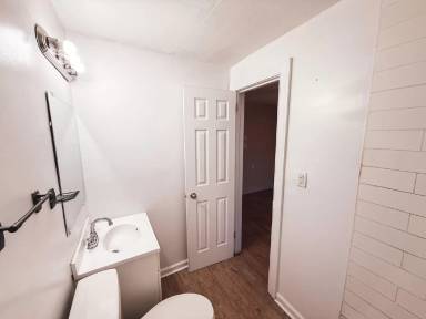 Main picture of 1826 Clements Ave