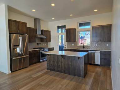 Main picture of 152 W Lundgren Mill Dr
