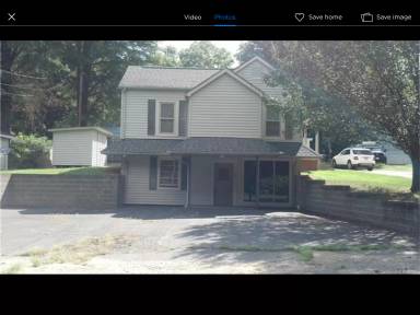 Main picture of 1006 1/2 W A St