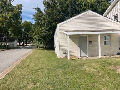 Main picture of 408 W Grove Ave
