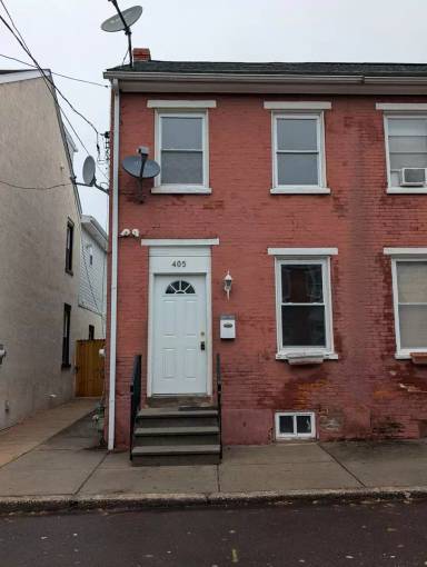 Main picture of 405 Walnut St