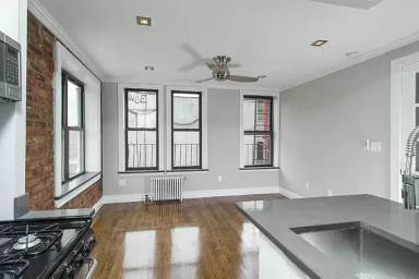 Main picture of 69 Clinton St