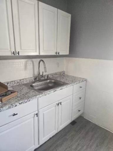Main picture of 565 E Elm St