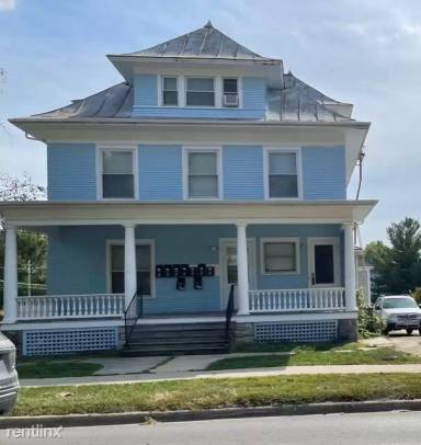 Main picture of 625 E Burlington St