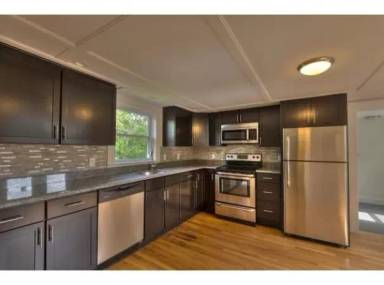 Main picture of 21 Elm St