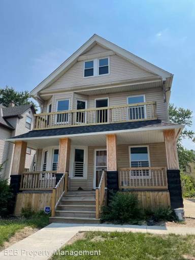 Main picture of 2829 E 116th St